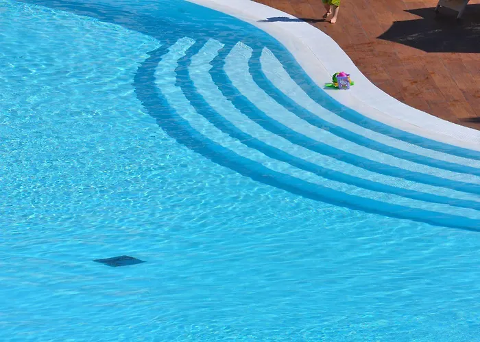 Salina Bay Aparthotel 4*